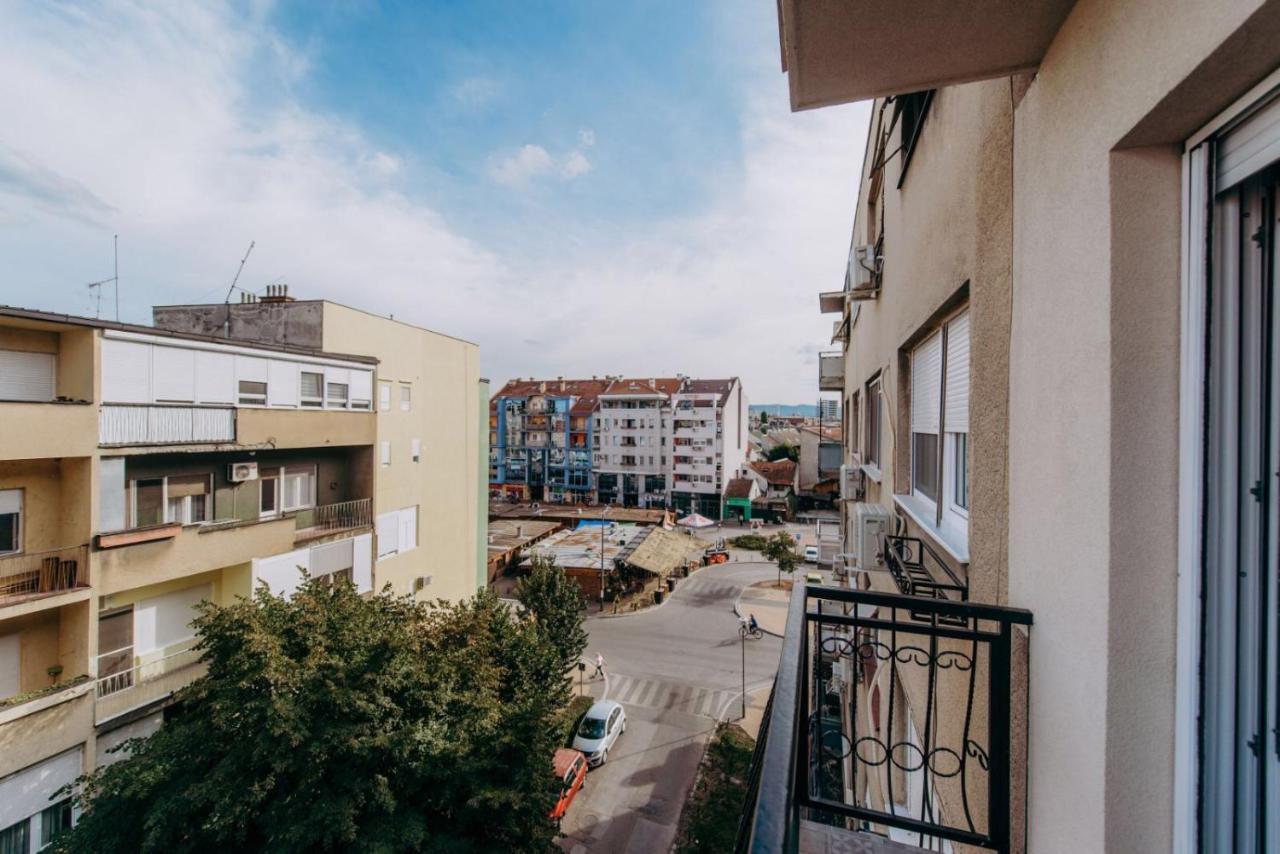 Republic Square Apartment - With Garage Novi Sad Bagian luar foto